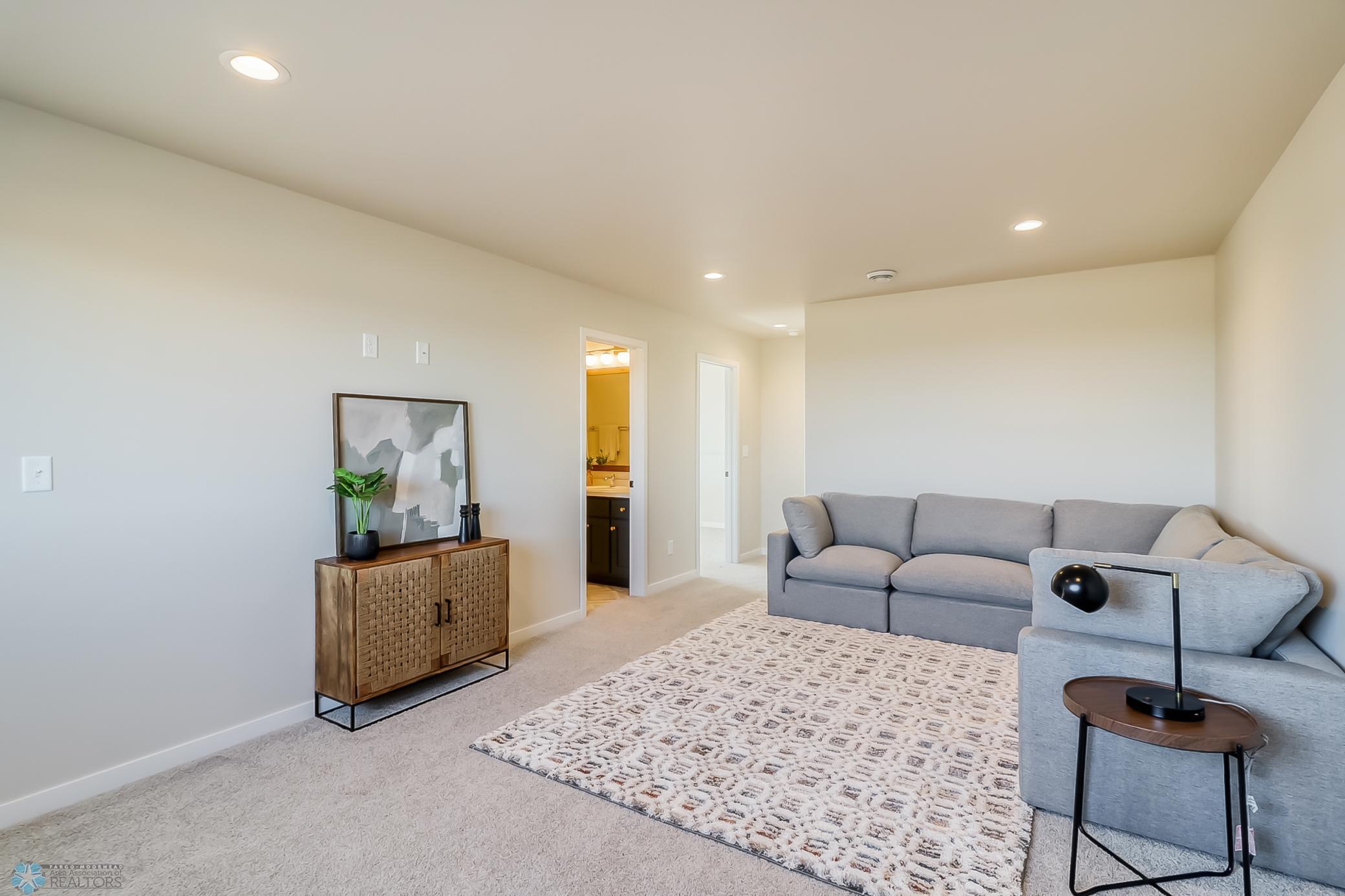 6662 Belding Drive, Fargo, North Dakota image 24