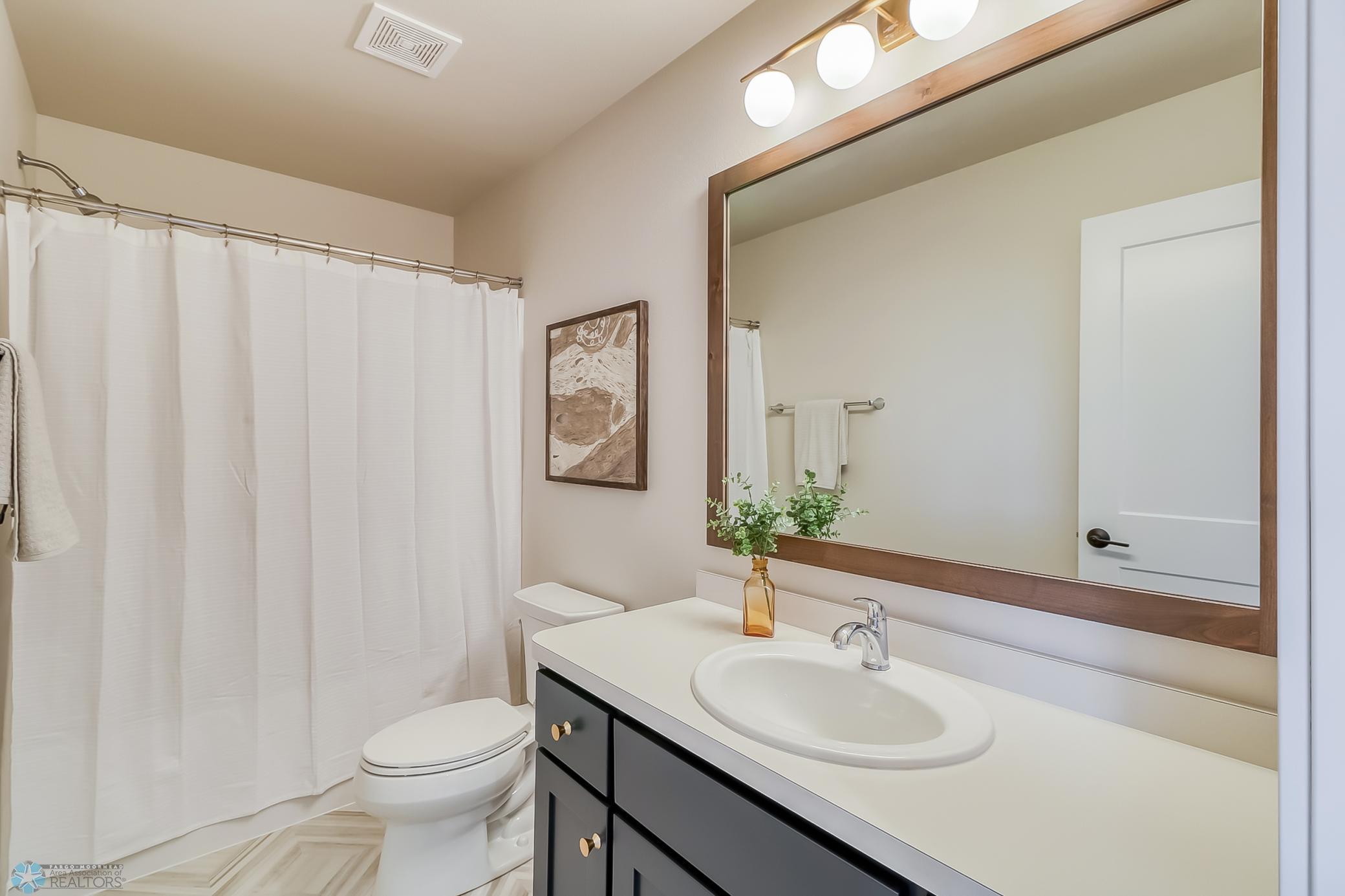 6662 Belding Drive, Fargo, North Dakota image 27