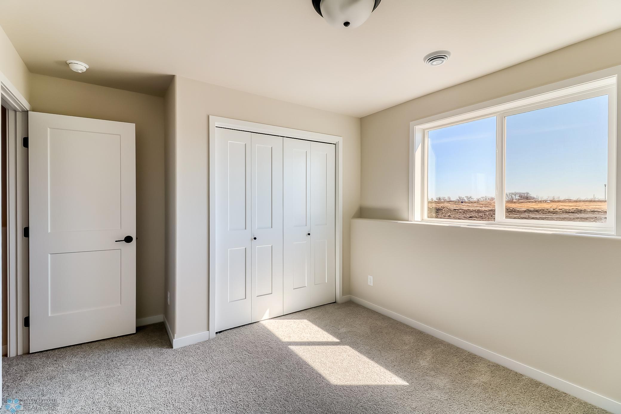 6662 Belding Drive, Fargo, North Dakota image 25
