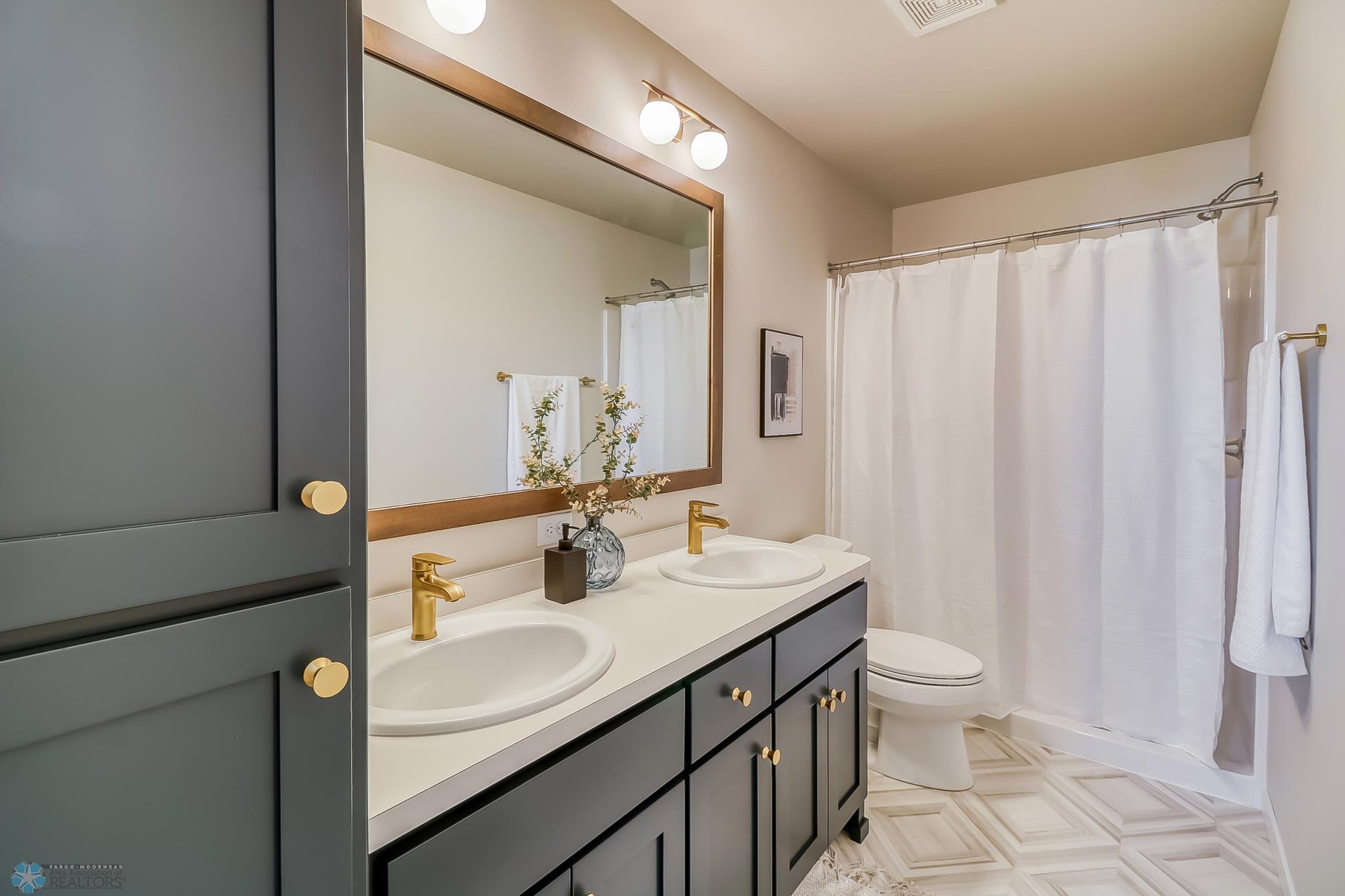 6662 Belding Drive, Fargo, North Dakota image 18