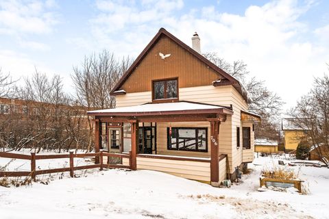 Homes For Sale - 706 E 11th Street<br/> Duluth, MN 55805