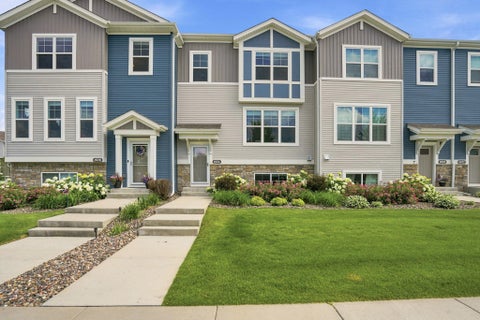 Townhouse For Sale - 6924 Huckleberry Drive<br/> Excelsior, MN 55331
