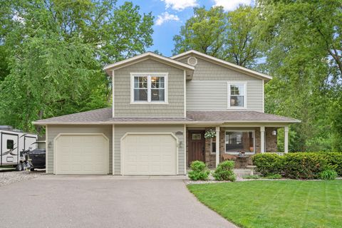 Homes For Sale - 17149 Hayes Avenue<br/> Lakeville, MN 55044