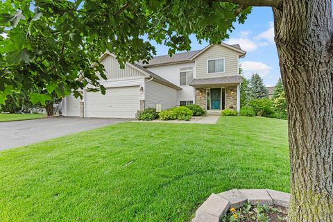 Homes For Sale - 2721 Pampas Court<br/> Shakopee, MN 55379