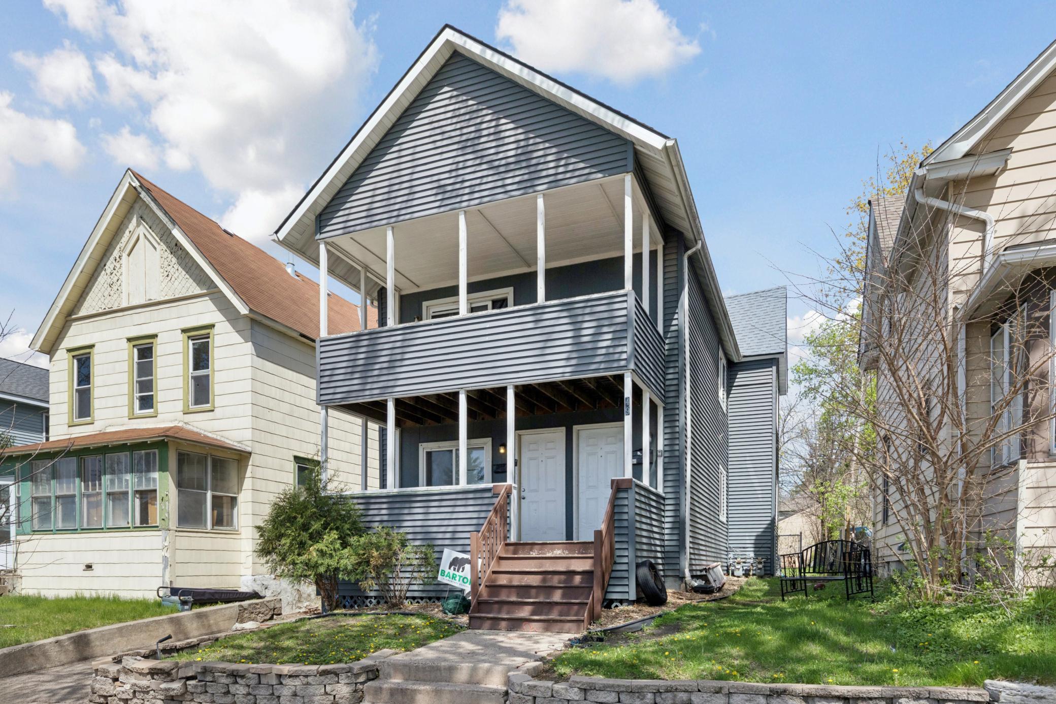 49 Manitoba St