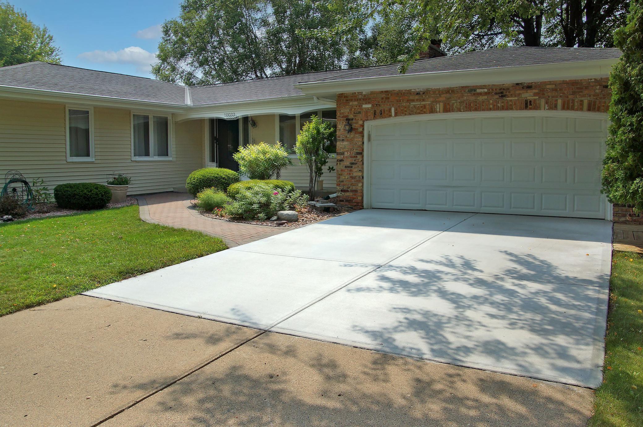 10033 Nord Road, Minneapolis, Minnesota image 2