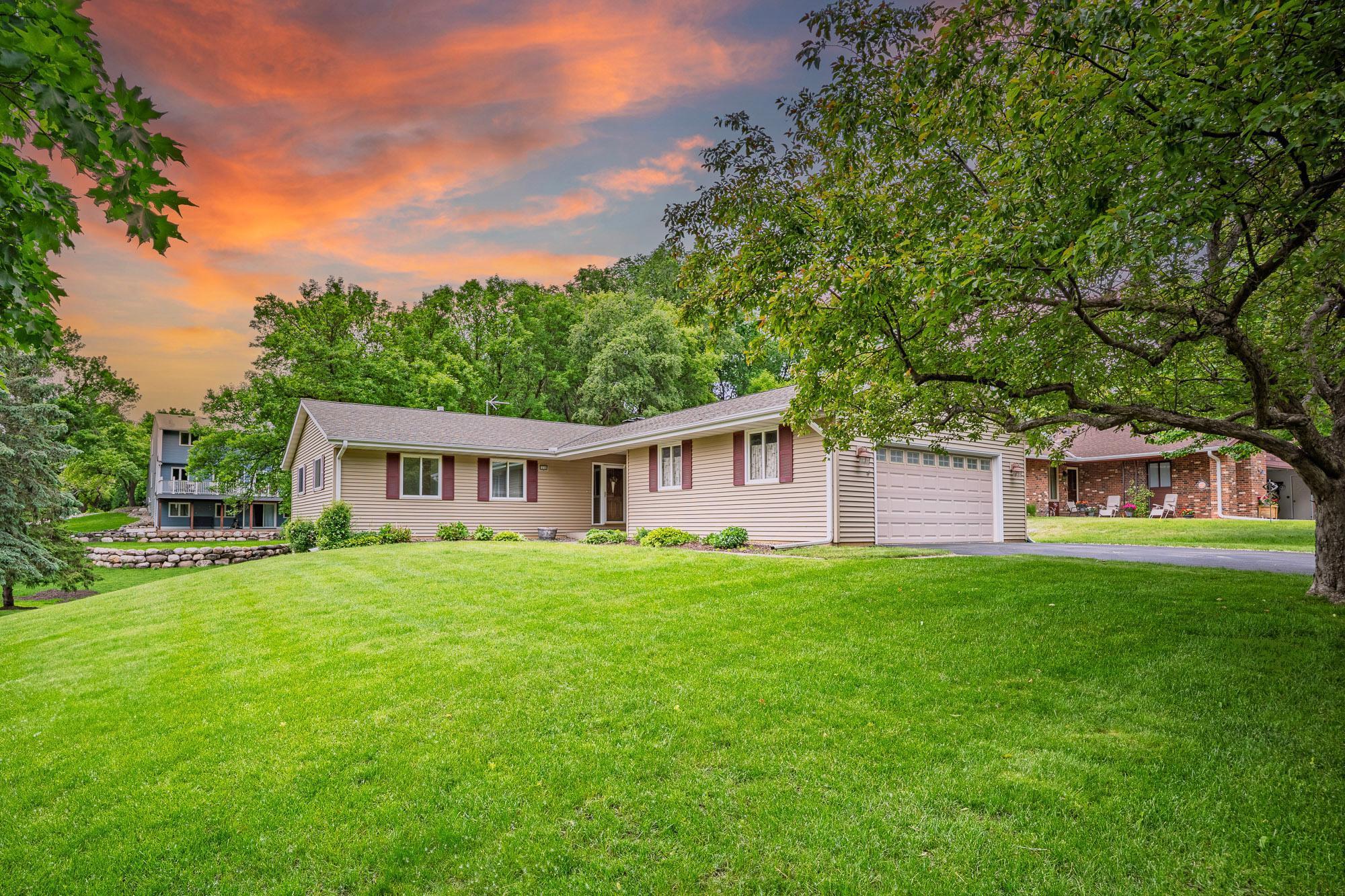14140 Vale Court, Eden Prairie, Minnesota image 1