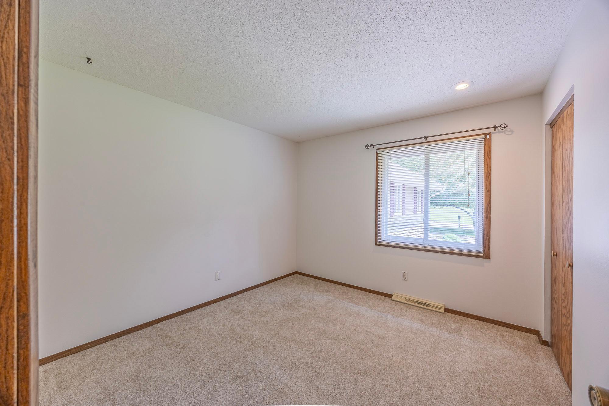 14140 Vale Court, Eden Prairie, Minnesota image 24