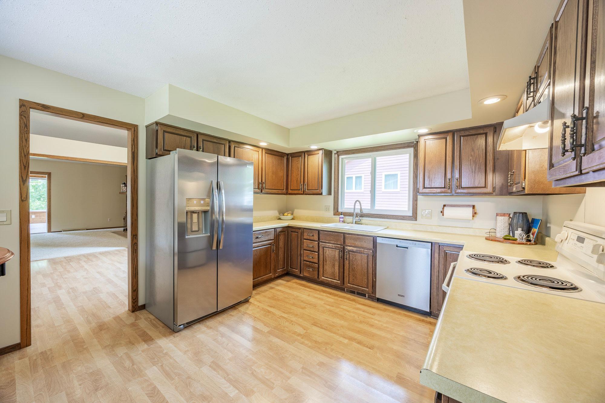 14140 Vale Court, Eden Prairie, Minnesota image 16
