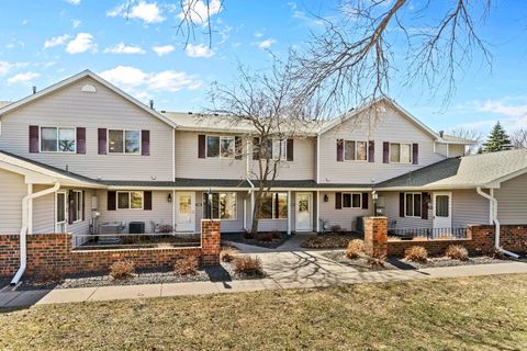 Condo For Sale - 7646 13th Street<br/> Washington County, Saint Paul, MN 55128