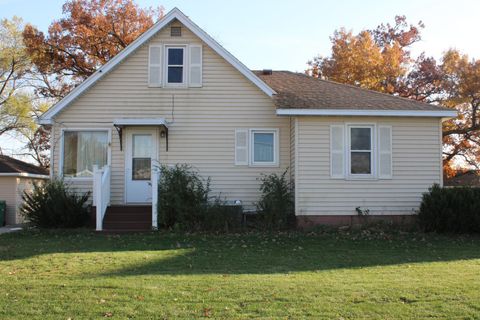 Homes For Sale - 1802 10th Place<br/> Mower County, Austin, MN 55912