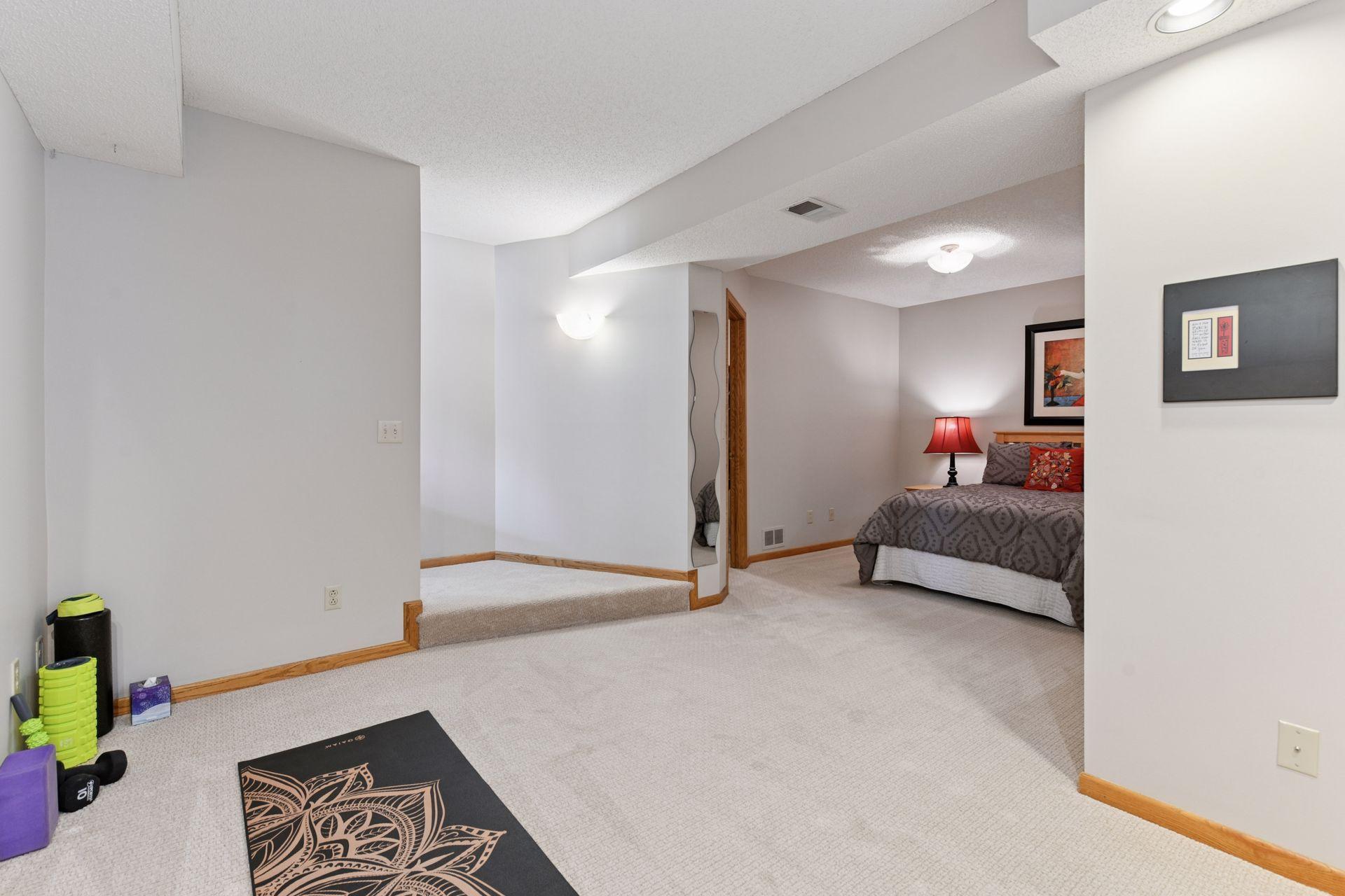 7413 Paulsen Drive, Eden Prairie, Minnesota image 17