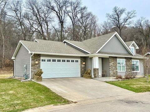 Townhouse For Sale - 1140 Hewitt Boulevard<br/> Red Wing, MN 55066