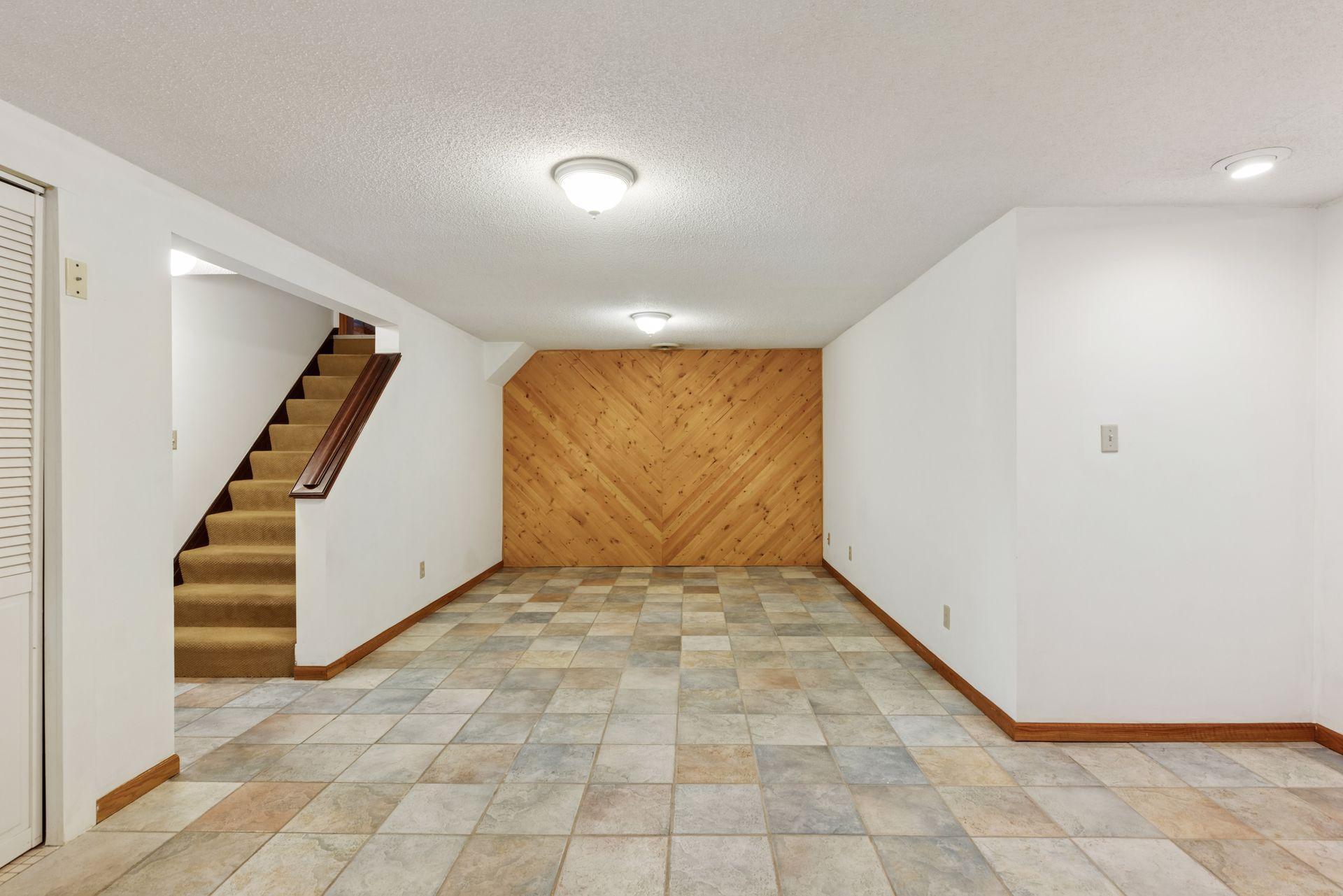 7146 Military Road, Woodbury, Minnesota image 26