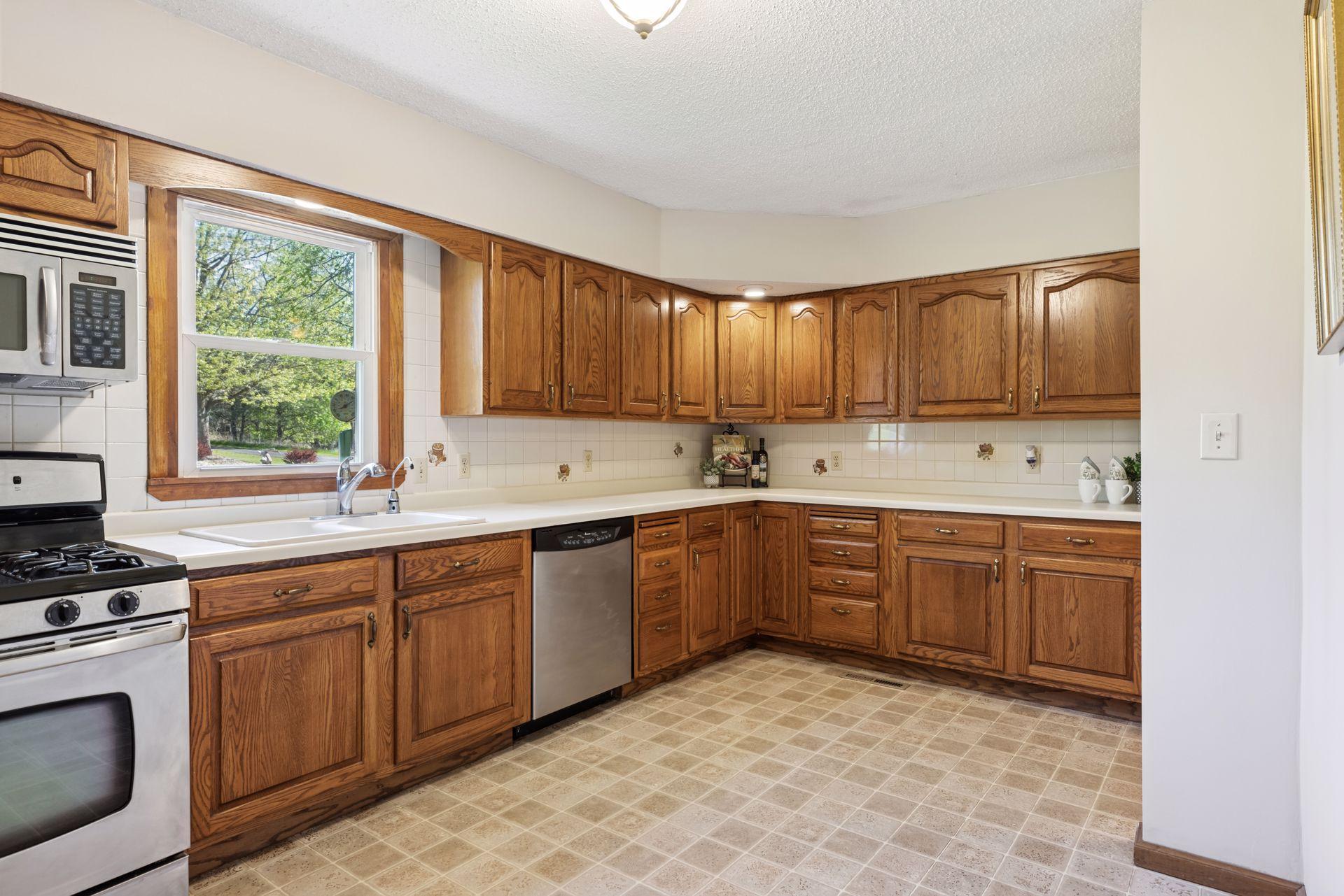 7146 Military Road, Woodbury, Minnesota image 12