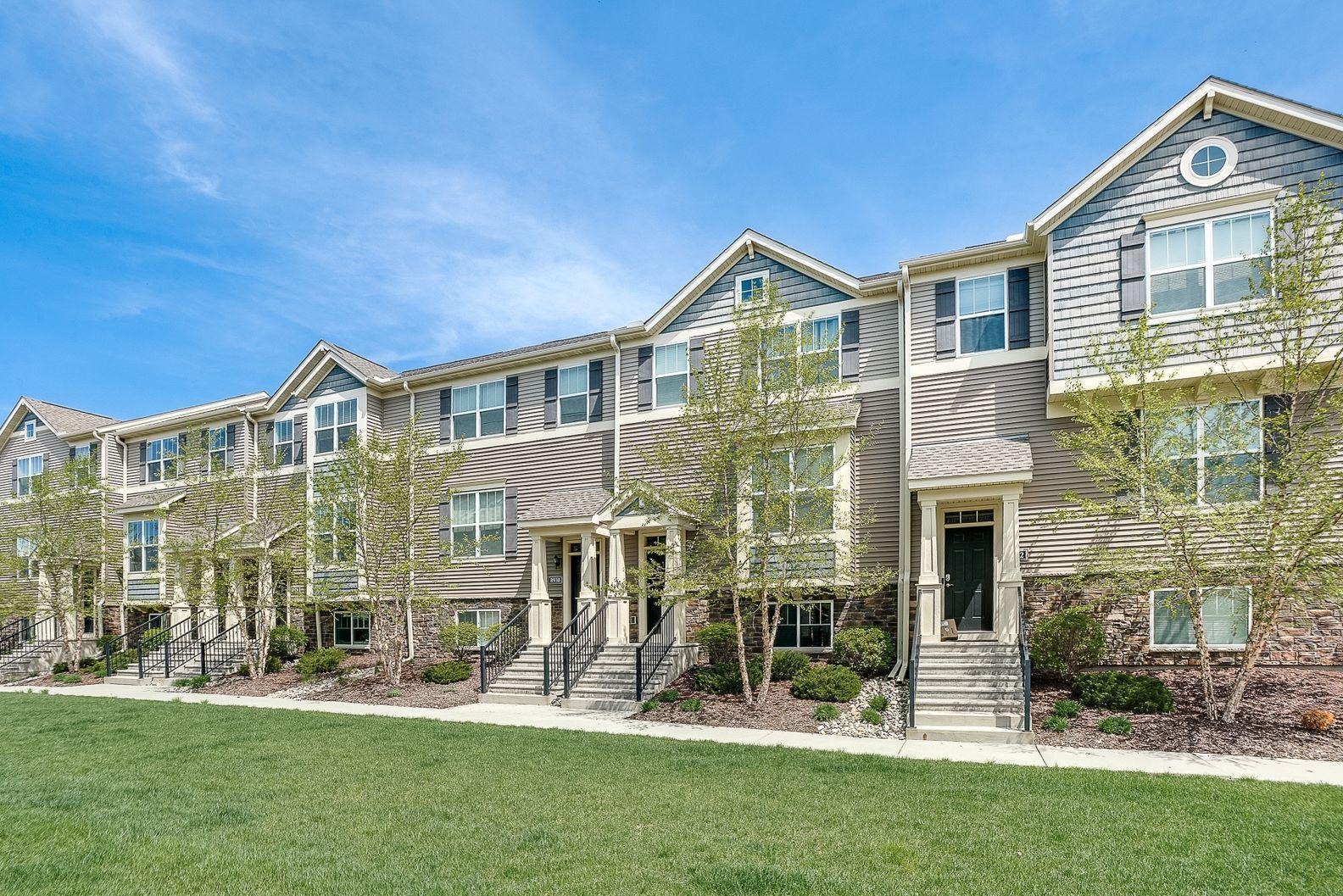 8934 SW Village Loop, Chanhassen, Minnesota image 46