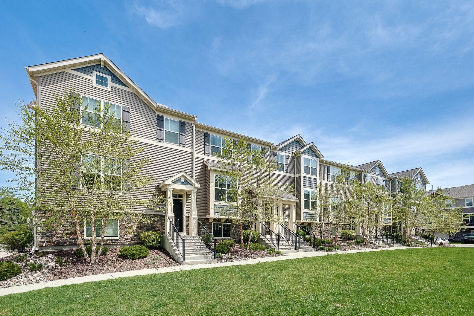 8934 SW Village Loop, Chanhassen, Minnesota image 44