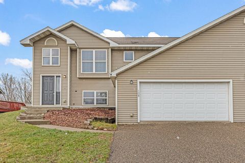 Townhouse For Sale - 105 Meadow Lane<br/> Woodville, WI 54028