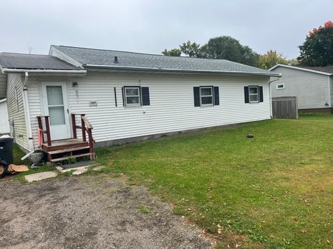 Homes For Sale - 715 Holden Avenue<br/> Henning, MN 56551