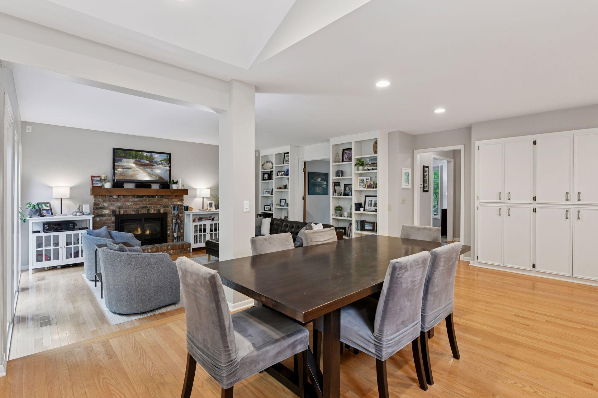 655 Holly Lane, Minneapolis, Minnesota image 14