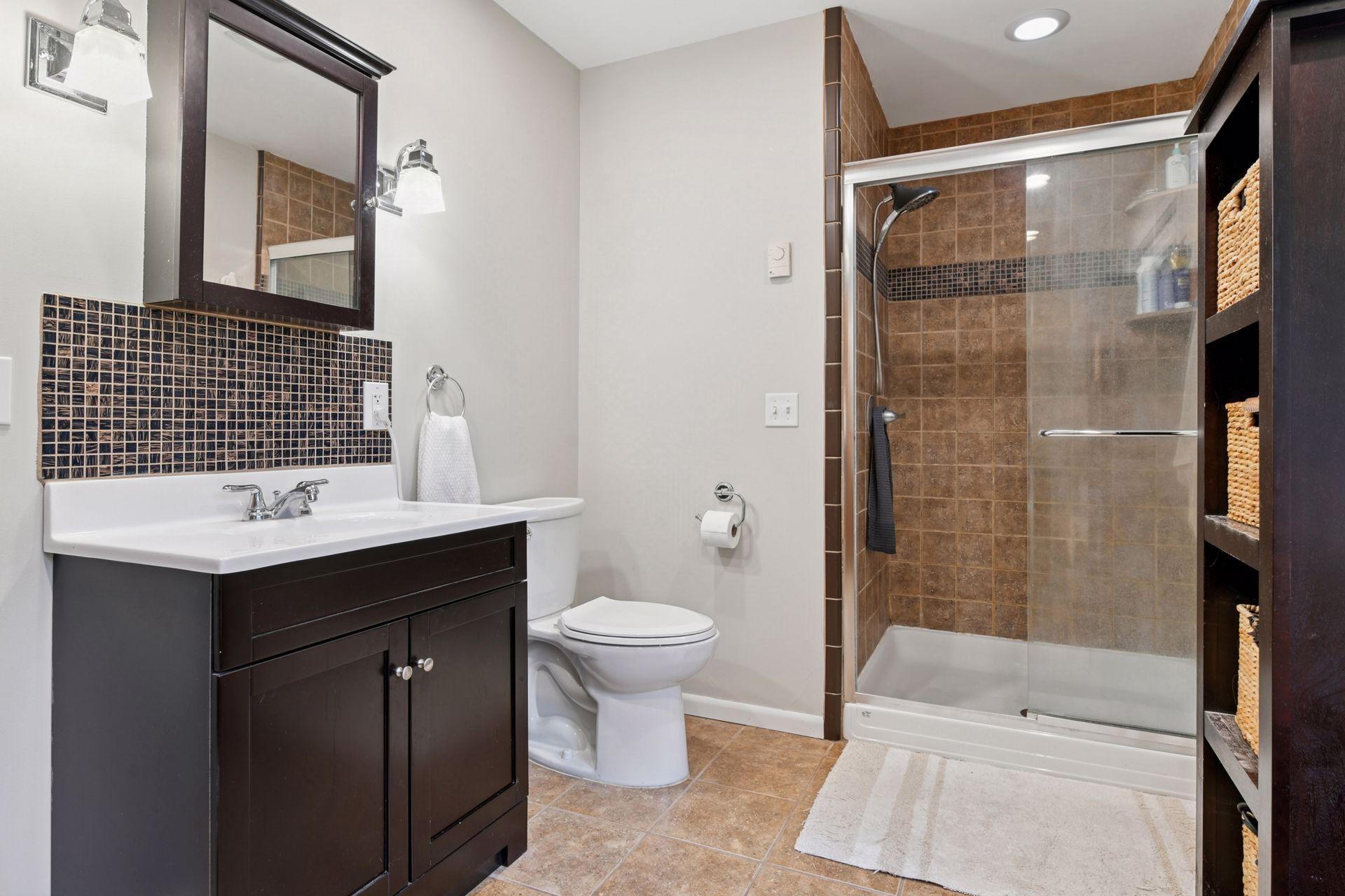 655 Holly Lane, Minneapolis, Minnesota image 35