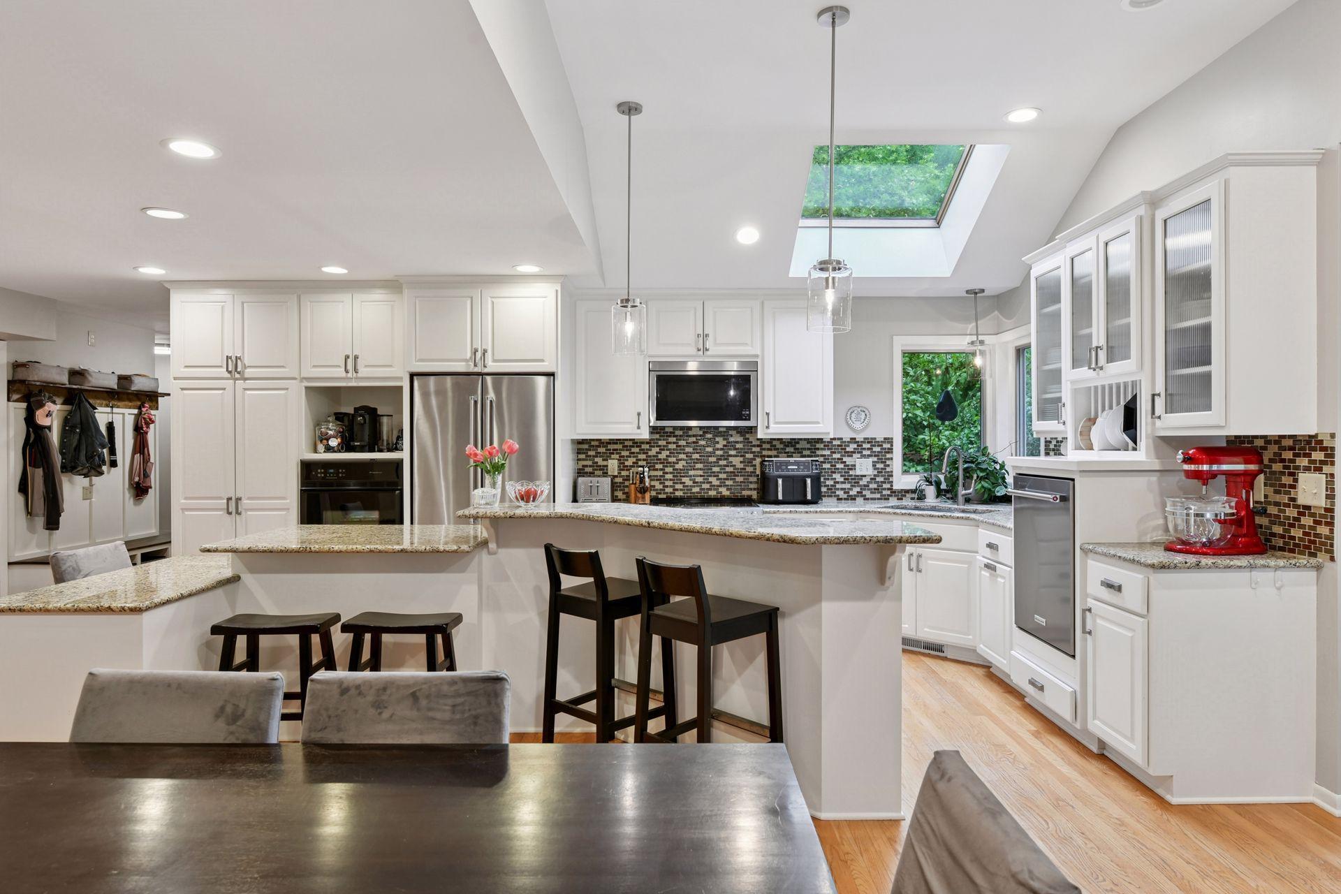 655 Holly Lane, Minneapolis, Minnesota image 17