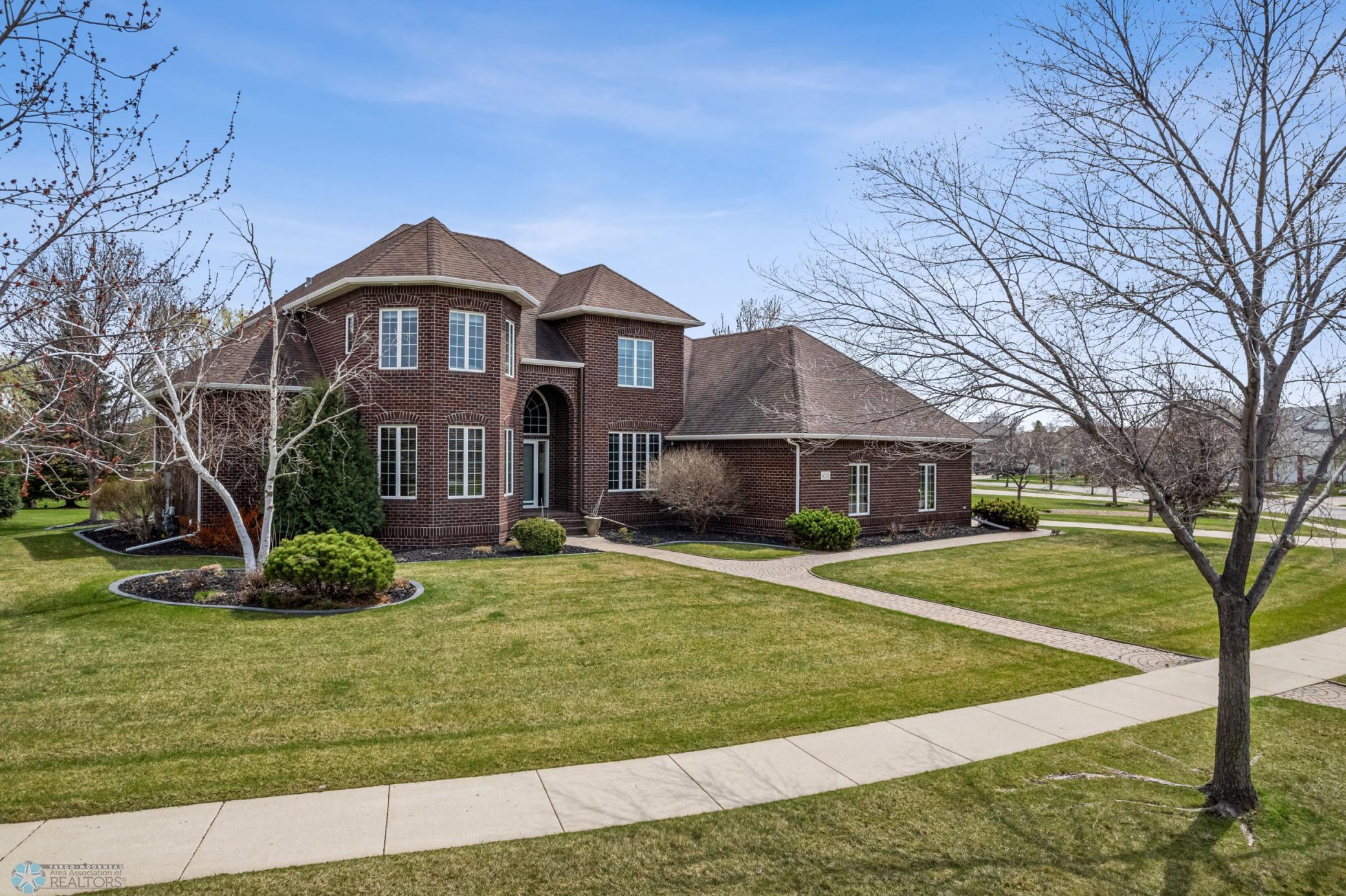 4226 Timberline Drive, Fargo, North Dakota image 2