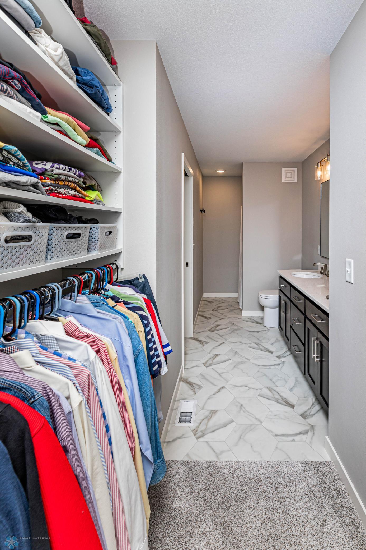 Fargo, North Dakota 58102, United States, 3 Bedrooms Bedrooms, ,2 BathroomsBathrooms,Residential,Active,203142