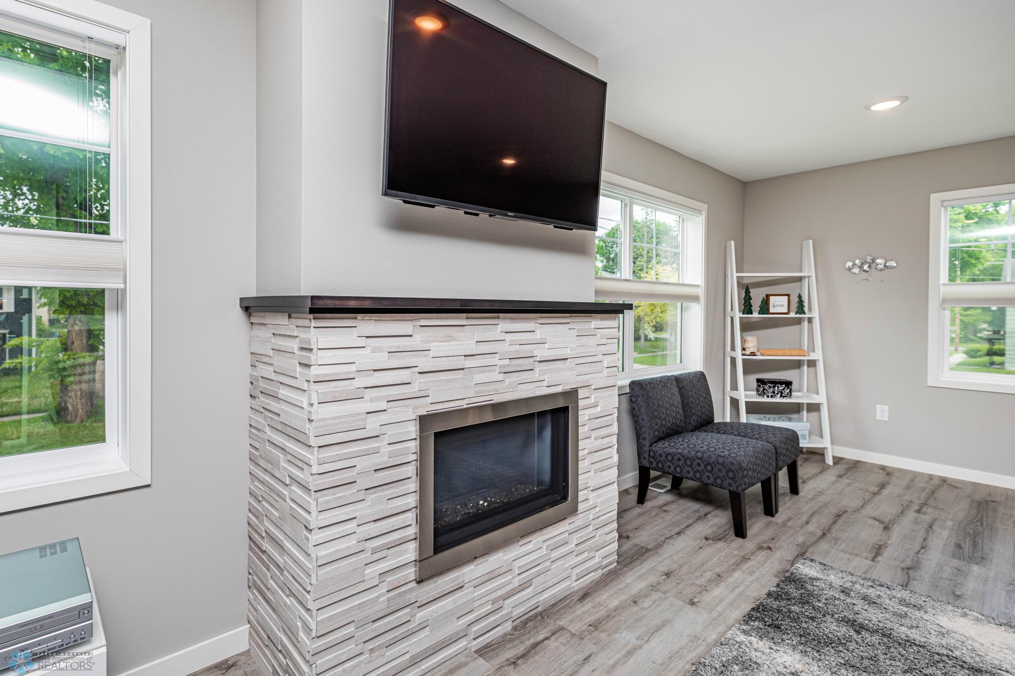 Fargo, North Dakota 58102, United States, 3 Bedrooms Bedrooms, ,2 BathroomsBathrooms,Residential,Active,203142