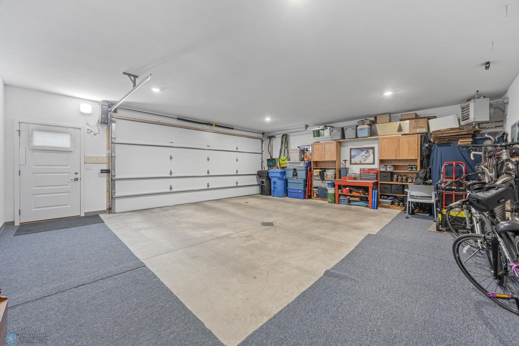 Fargo, North Dakota 58102, United States, 3 Bedrooms Bedrooms, ,2 BathroomsBathrooms,Residential,Active,203142