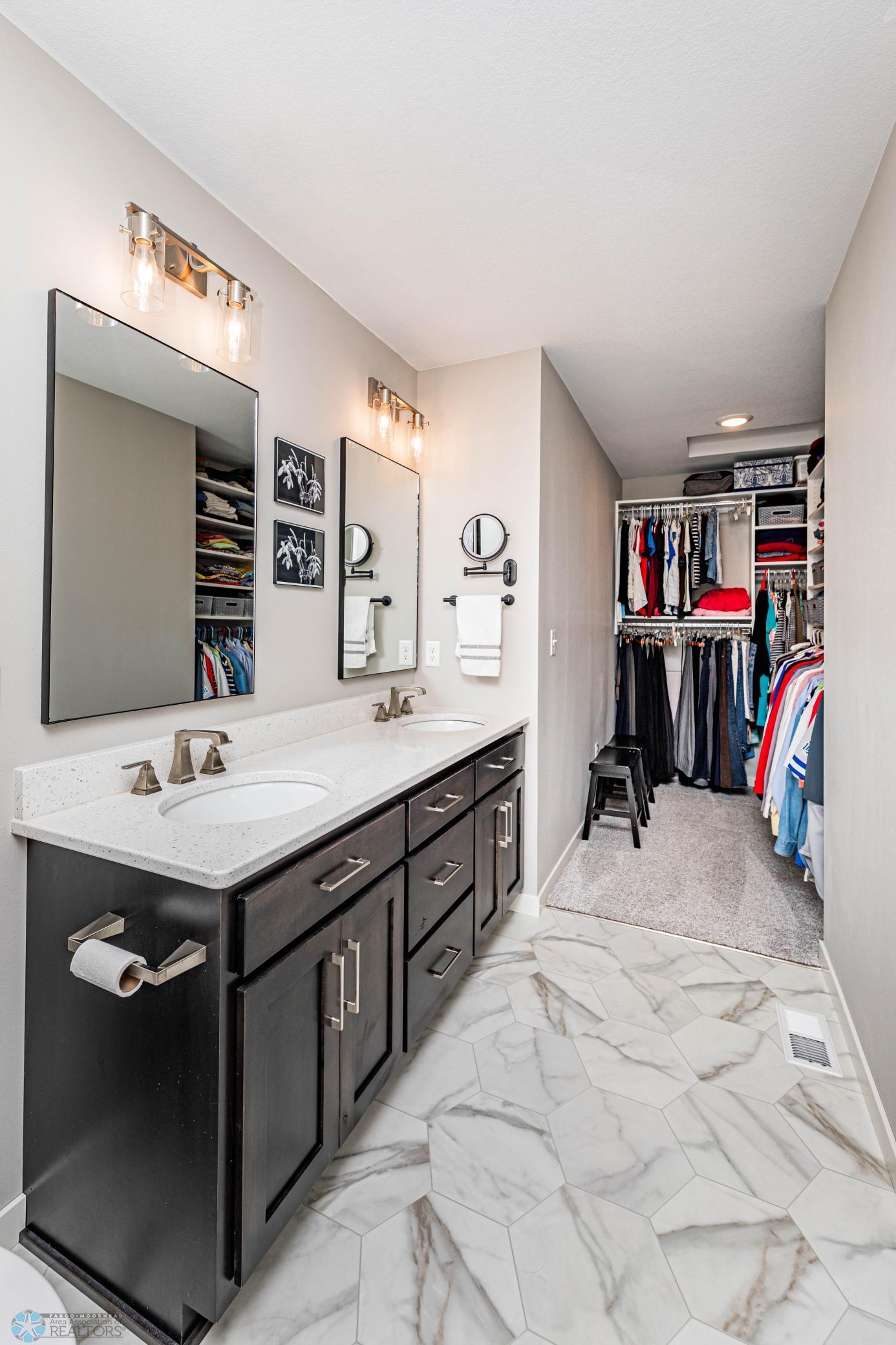 Fargo, North Dakota 58102, United States, 3 Bedrooms Bedrooms, ,2 BathroomsBathrooms,Residential,Active,203142