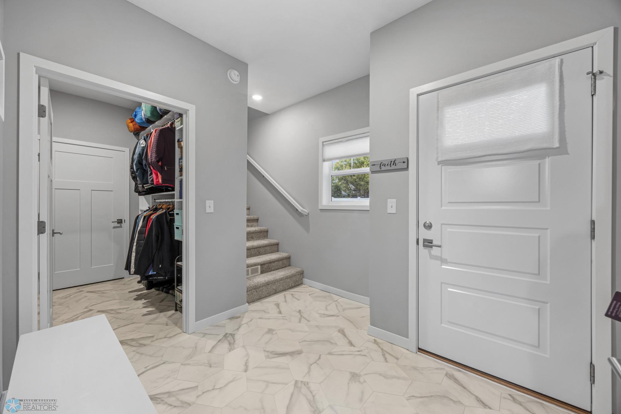 Fargo, North Dakota 58102, United States, 3 Bedrooms Bedrooms, ,2 BathroomsBathrooms,Residential,Active,203142