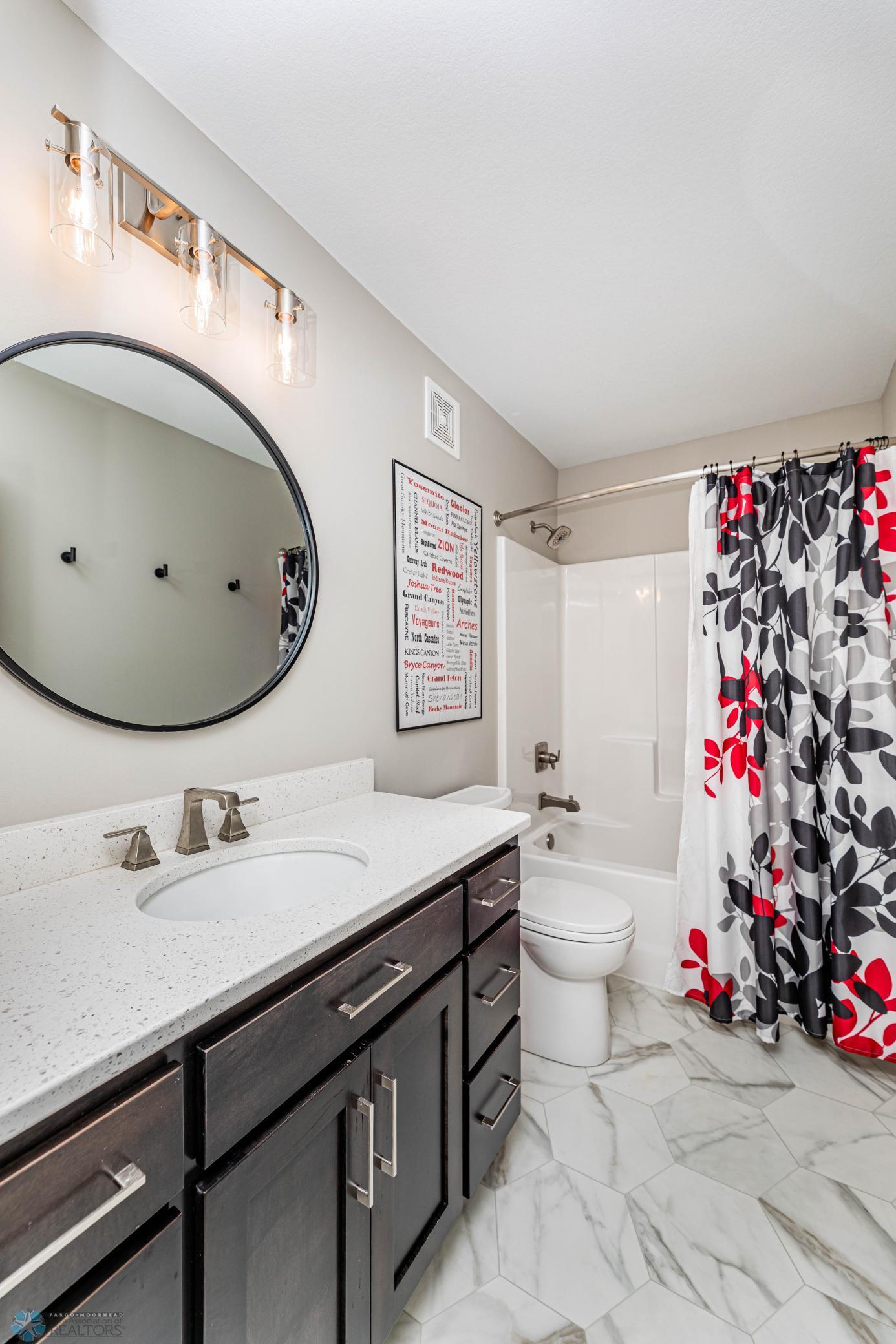 Fargo, North Dakota 58102, United States, 3 Bedrooms Bedrooms, ,2 BathroomsBathrooms,Residential,Active,203142