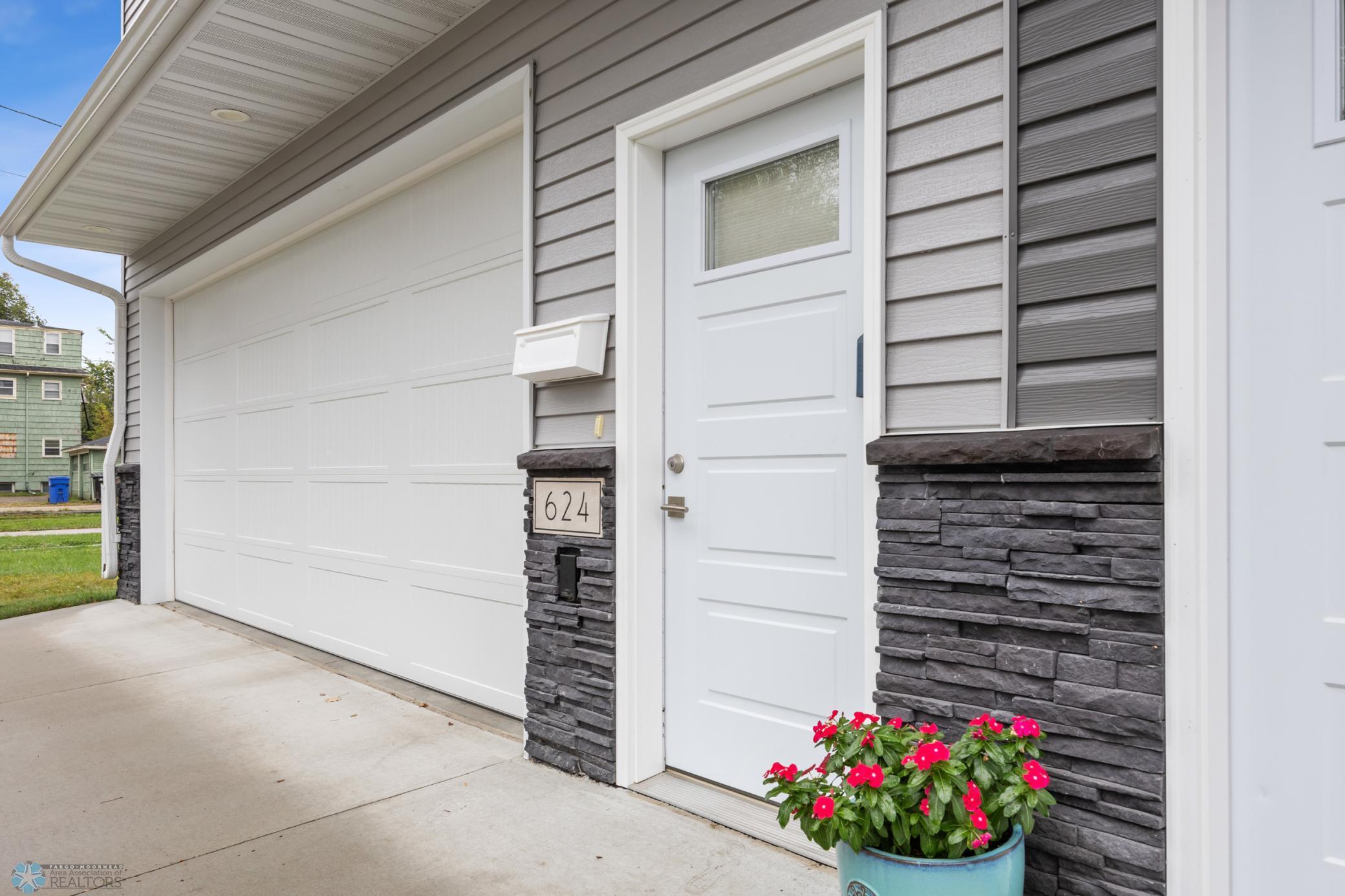 Fargo, North Dakota 58102, United States, 3 Bedrooms Bedrooms, ,2 BathroomsBathrooms,Residential,Active,203142