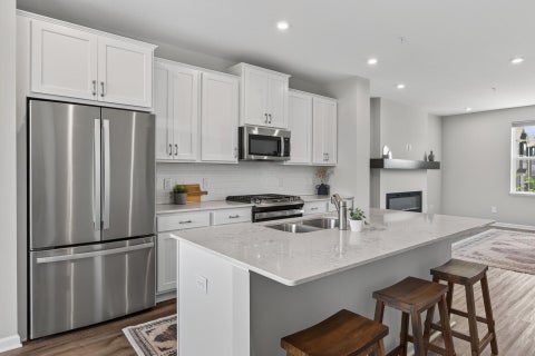 Townhouse For Sale - 8658 London Circle<br/> Minneapolis, MN 55449