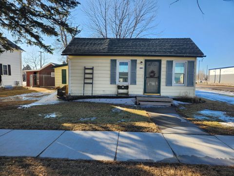 Homes For Sale - 202 Langer Avenue<br/> Casselton, ND 58012