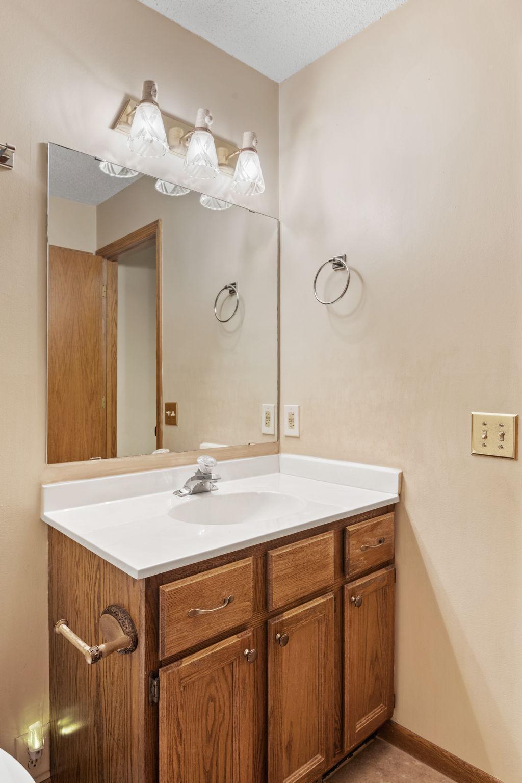 5342 Highpointe Drive, Minneapolis, Minnesota image 26