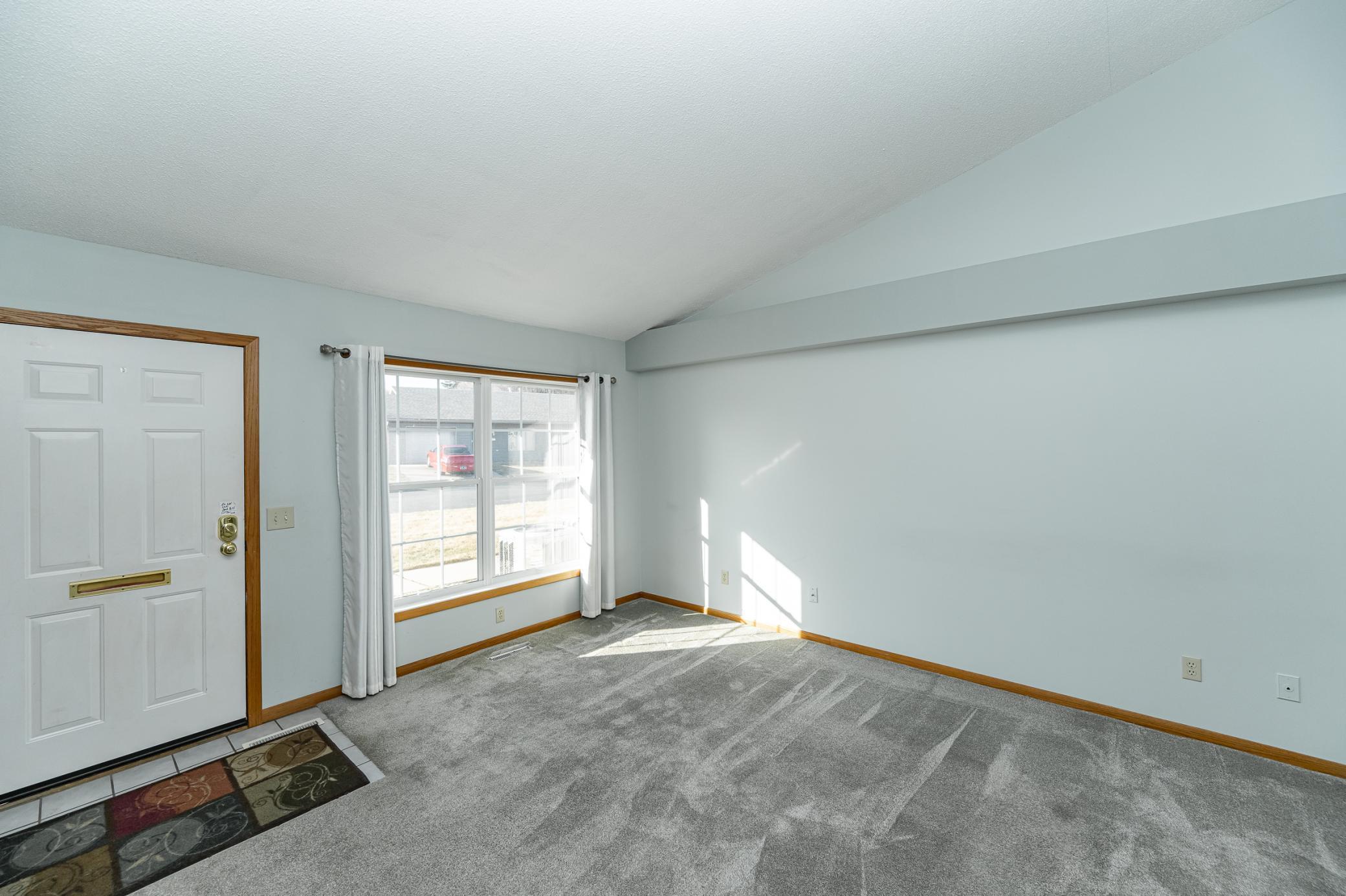 907 Clover Ct Ct, Saint Charles, Minnesota image 3