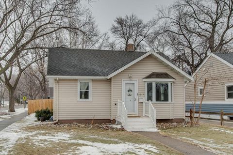 Homes For Sale - 1647 Broadway<br/> Fargo, ND 58102