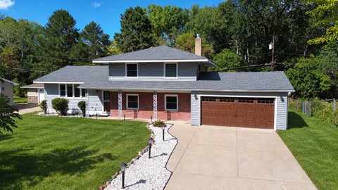 Homes For Sale - 1825 Woodcrest Drive<br/> Saint Paul, MN 55119