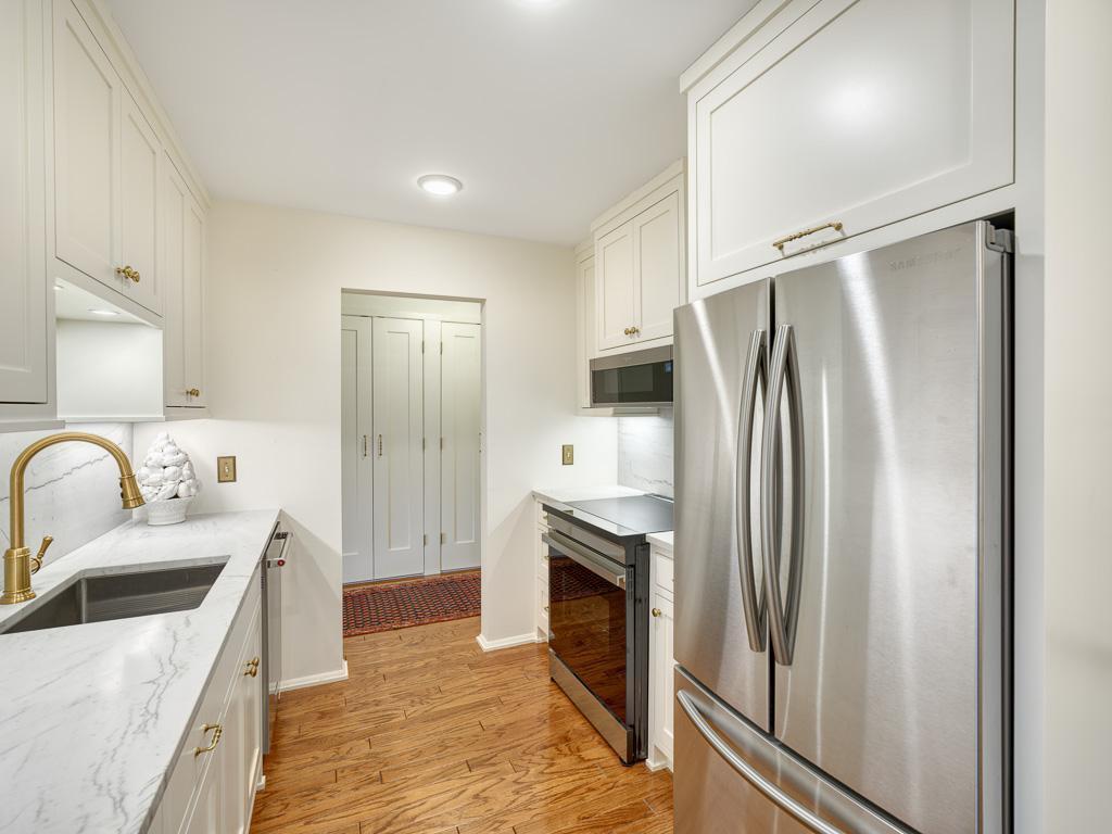 4360 Brookside Court #303, Minneapolis, Minnesota image 7