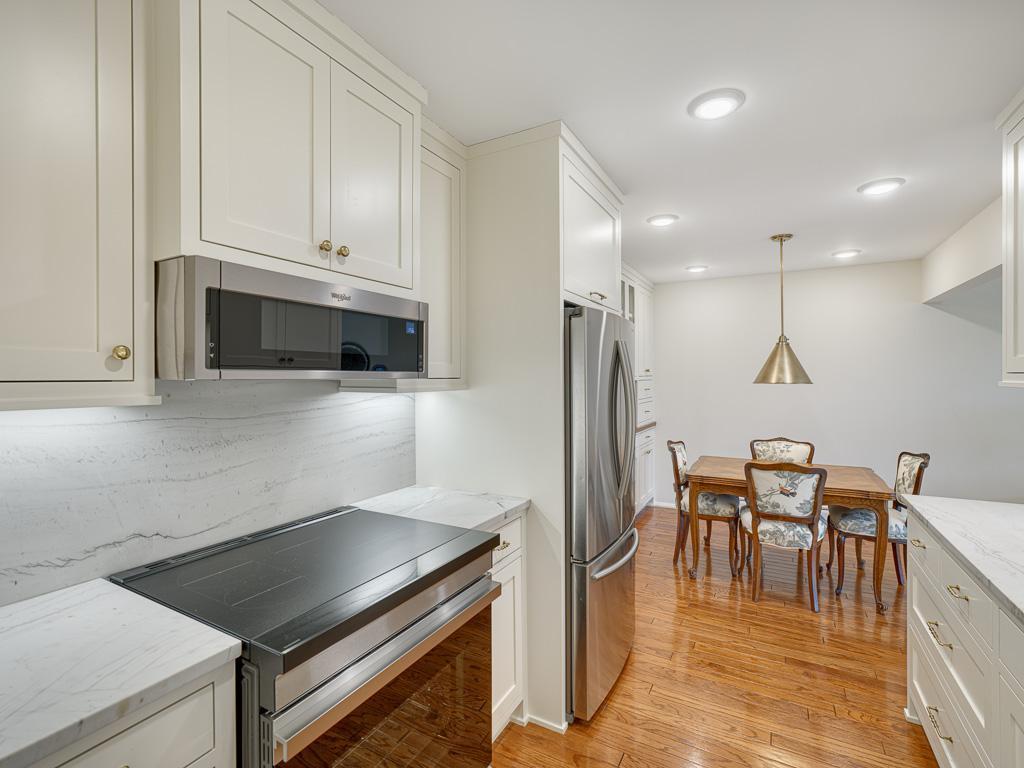 4360 Brookside Court #303, Minneapolis, Minnesota image 9