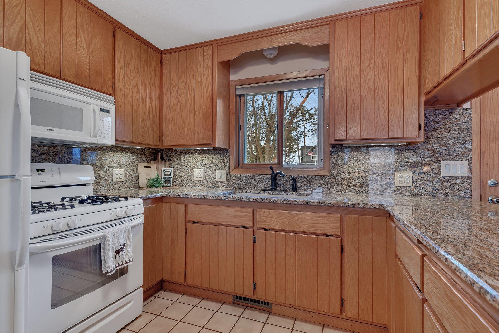 19558 Elmcrest Road, Richmond, Minnesota image 5