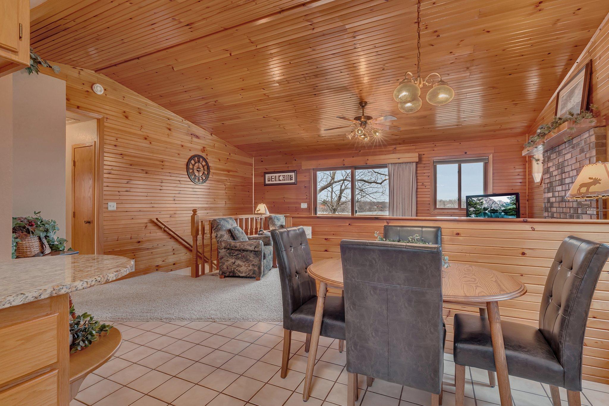 19558 Elmcrest Road, Richmond, Minnesota image 6