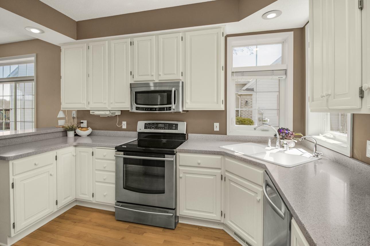 18296 Cattail Court, Eden Prairie, Minnesota image 5