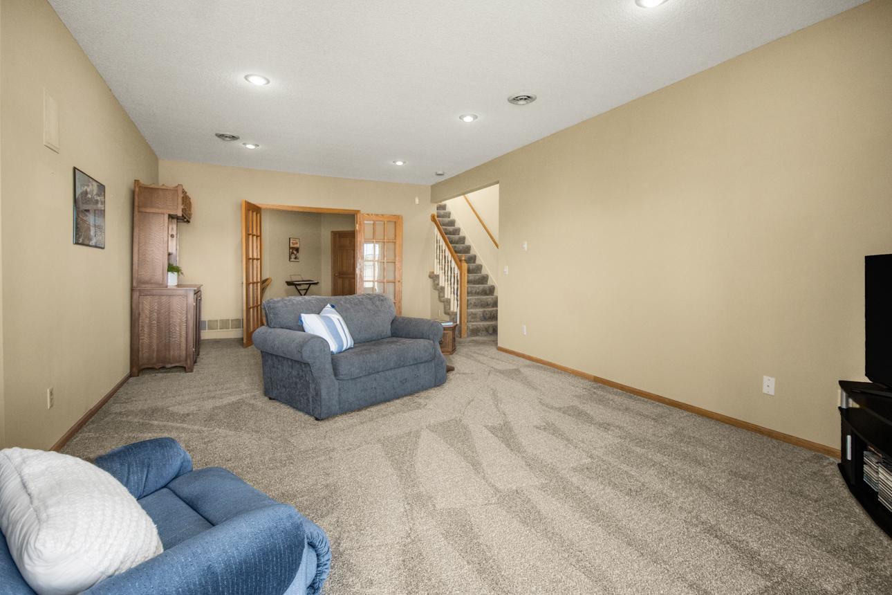 18296 Cattail Court, Eden Prairie, Minnesota image 31