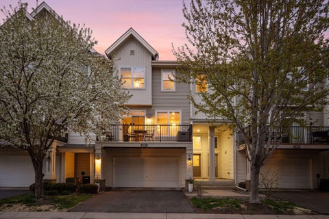 Townhouse For Sale - 8467 Emery Parkway<br/> Champlin, MN 55316