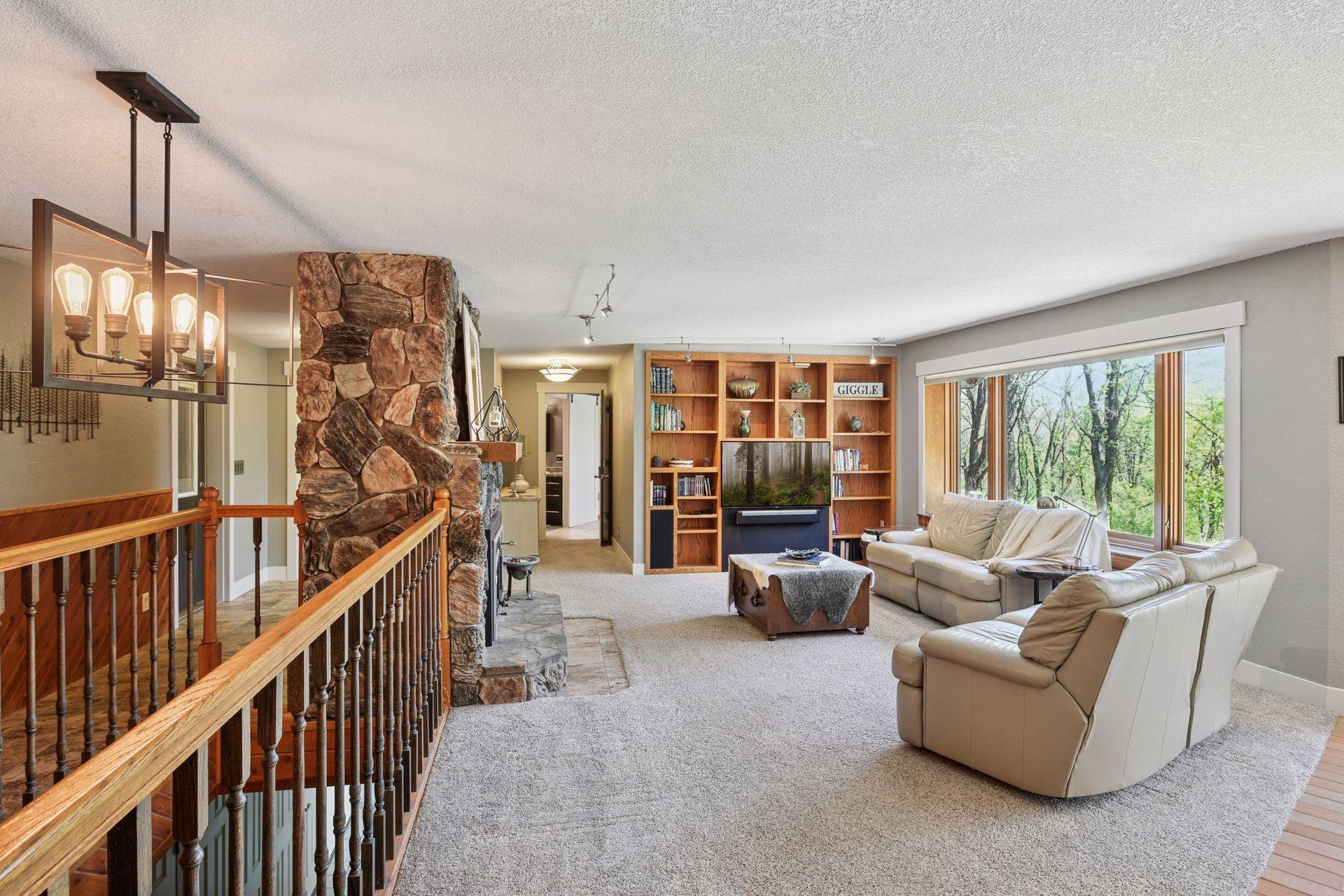 214 Plainview Drive, River Falls, Wisconsin image 9