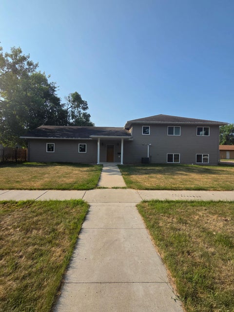 Homes For Sale - 311 4th Avenue<br/> Wahpeton, ND 58075