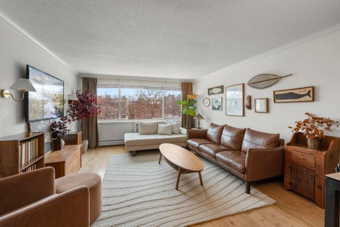 Condo For Sale - 2700 W 44th Street<br/> Minneapolis, MN 55410